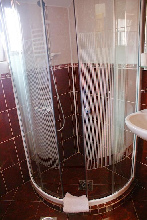 Guest House Villa Mir Kragujevac Habitación foto